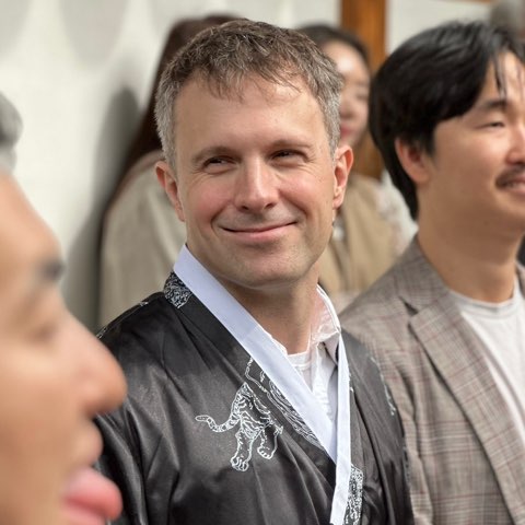 作者名称